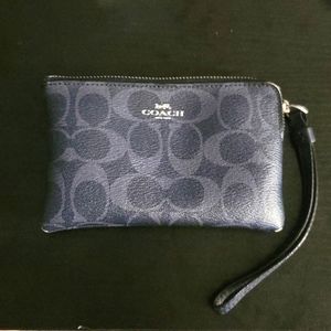 Coach wristlet wallet